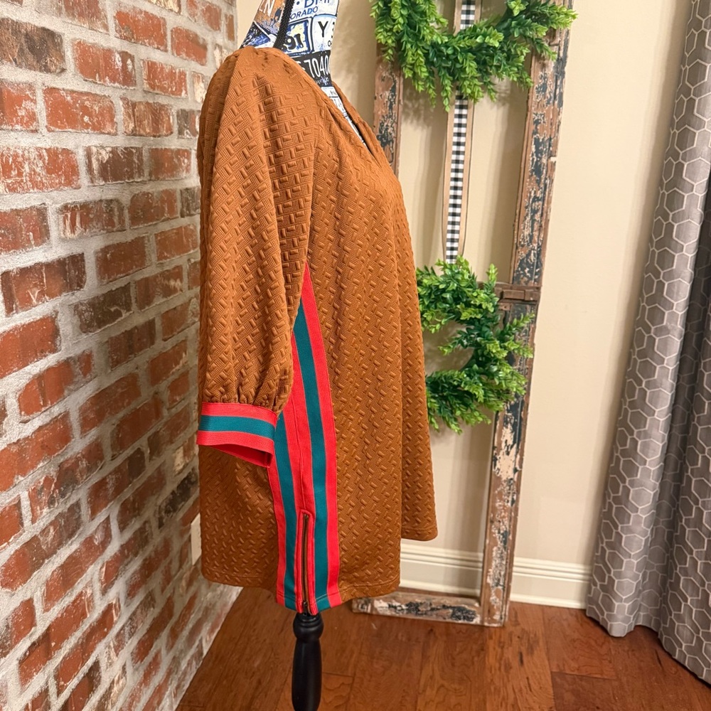 D15 - Entro Brown Textured Mini Dress with Green and Red Accents - Picture 2 of 7